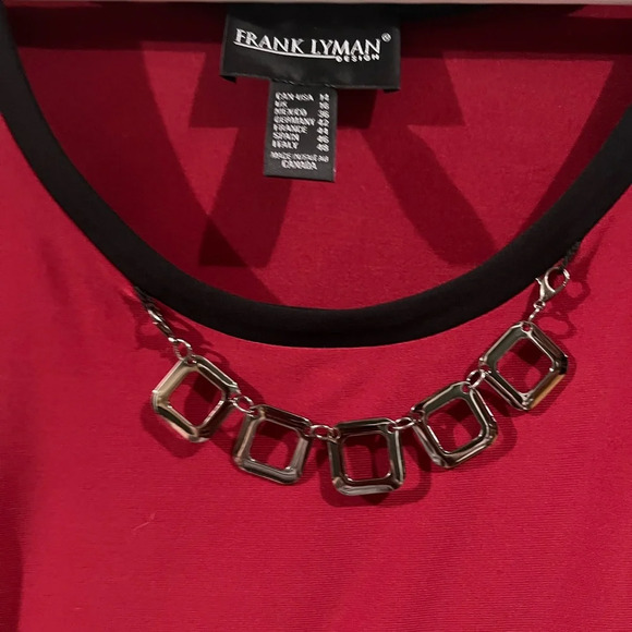 Frank Lyman sleeveless top, red with built in chains, size 14 - Picture 3 of 4
